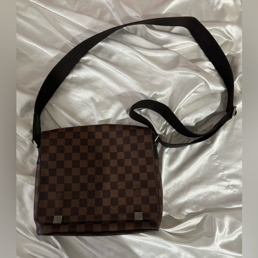 Louis Vuitton | District Nm Messenger Bag Damier Pm Brown